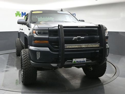 Used 2018 Chevrolet Silverado 1500 LT w/ All Star Edition AWD/4WD image 4