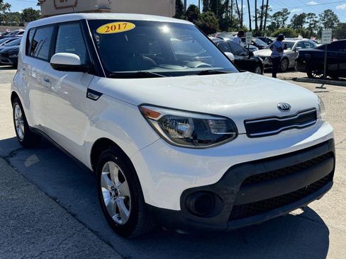 Used 2017 Kia Soul w/ Convenience Package image 3