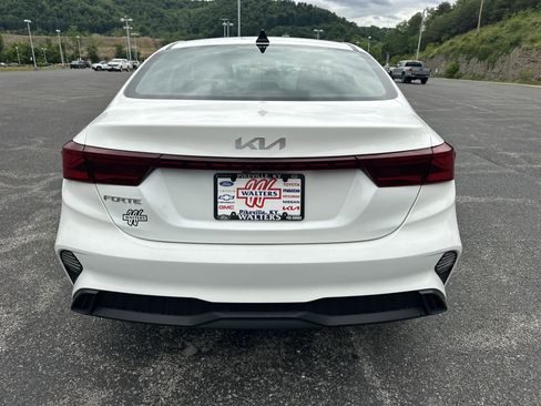 Used 2024 Kia Forte LXS FWD image 3