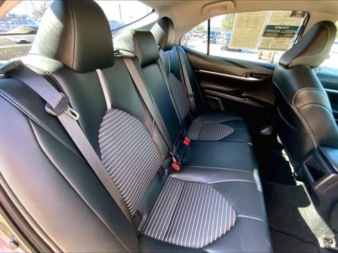 Used 2023 Toyota Camry SE image 18