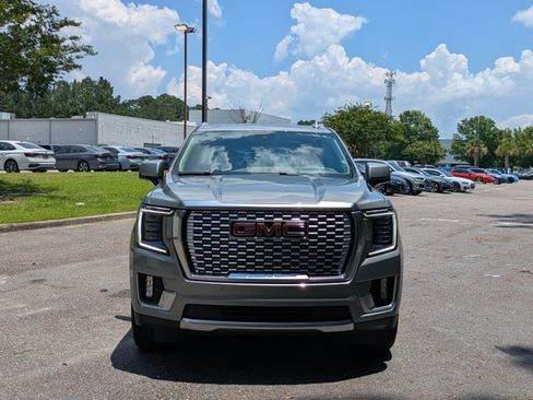 Used 2024 GMC Yukon XL Denali w/ Advanced Technology Package AWD/4WD image 2