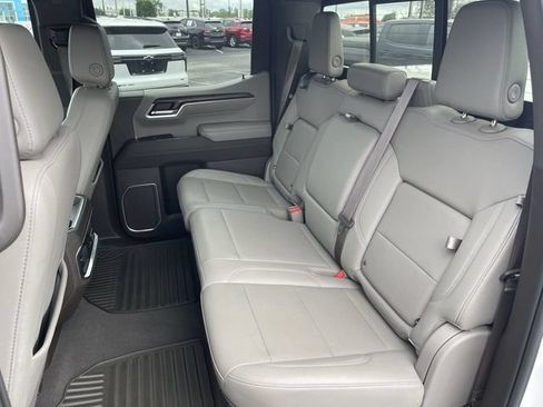 Used 2023 GMC Sierra 1500 SLT w/ SLT Convenience Package AWD/4WD image 22
