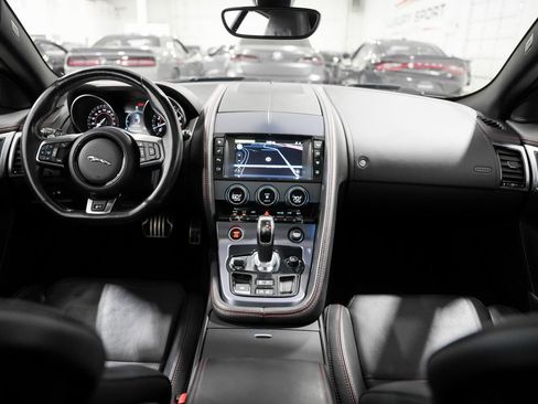 Used 2018 Jaguar F-TYPE R AWD/4WD image 18