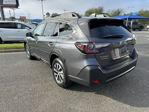 Used 2025 Subaru Outback Premium image 4