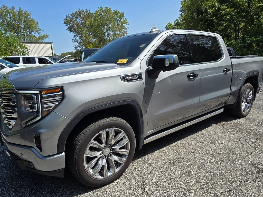 Used 2025 GMC Sierra 1500 Denali AWD/4WD image 2