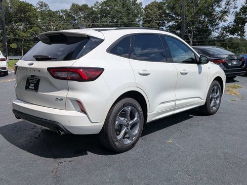 Used 2023 Ford Escape ST-Line w/ Tech Pack #1 AWD/4WD image 4