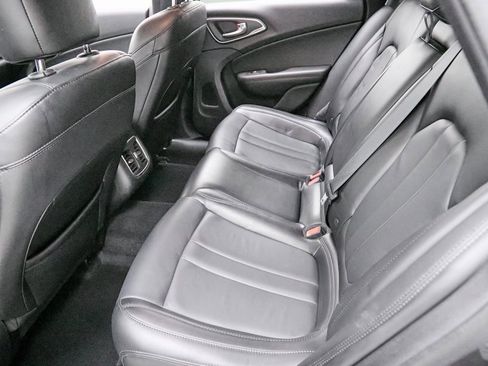 Used 2015 Chrysler 200 C w/ Navigation & Sound Group I image 25