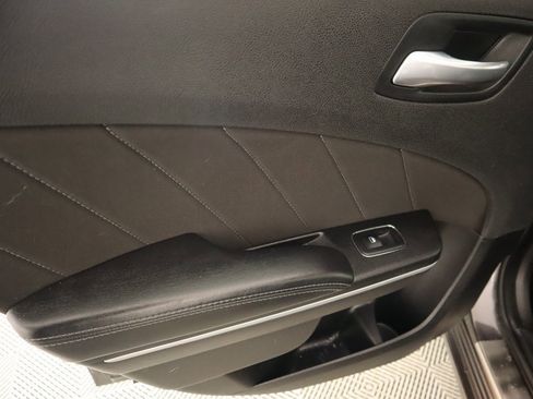 Used 2021 Dodge Charger SXT w/ Driver Convenience Group image 17