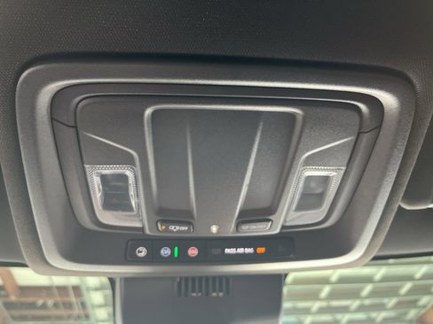 Used 2024 Chevrolet Silverado 1500 LTZ image 27