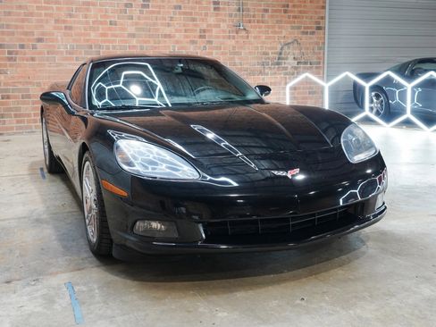 Used 2008 Chevrolet Corvette Coupe w/ Preferred Equipment Group RWD image 4