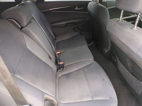Used 2019 Kia Sorento L FWD image 29