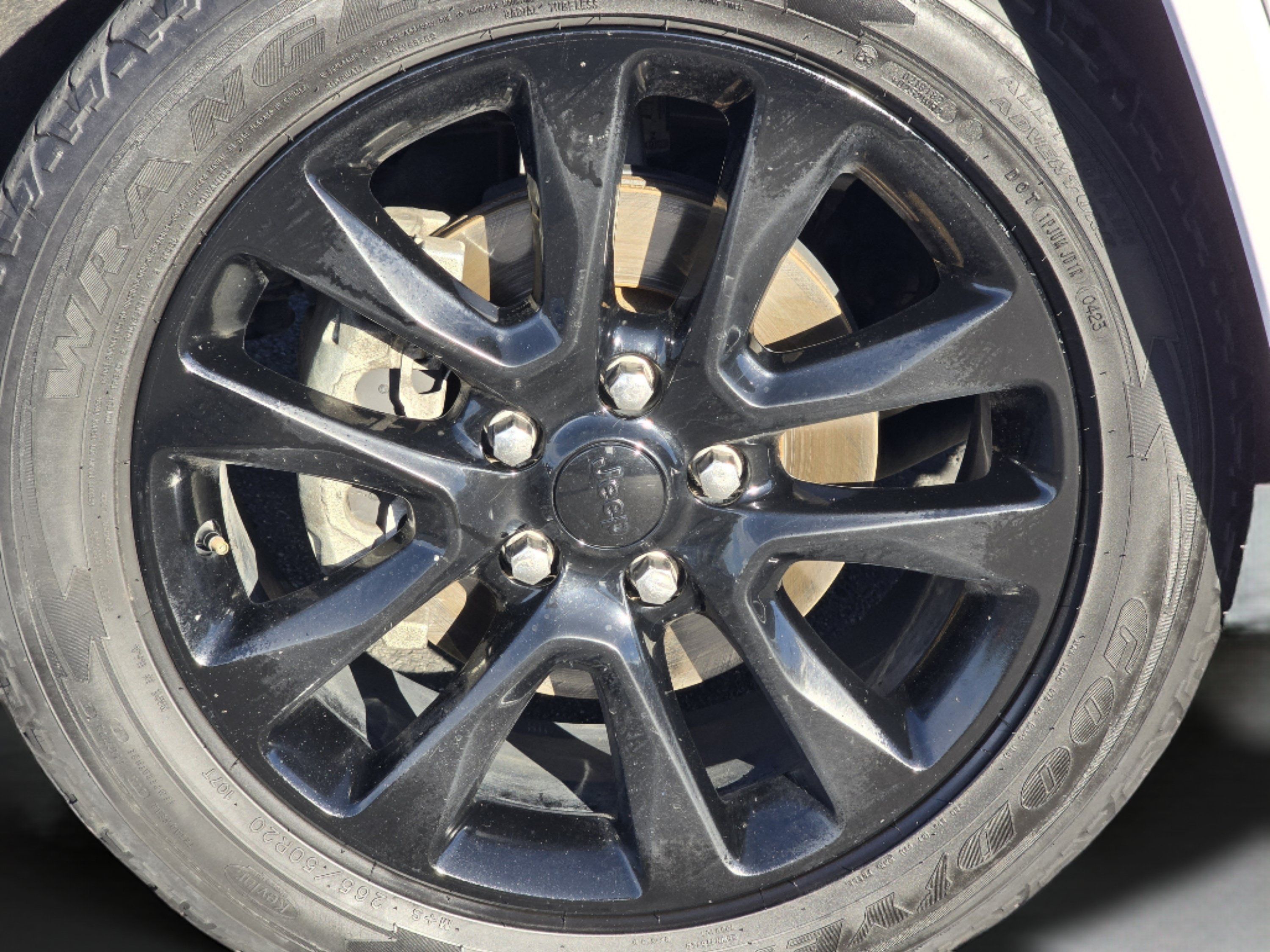 Used 2020 Jeep Grand Cherokee Altitude AWD/4WD image 26