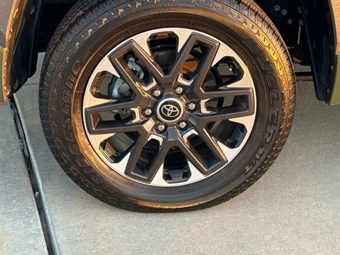 Used 2023 Toyota Tundra Limited image 10