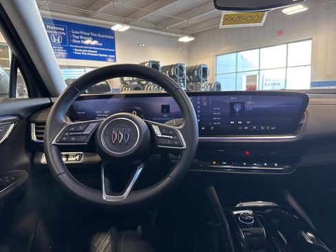 Used 2025 Buick Envision Preferred image 10