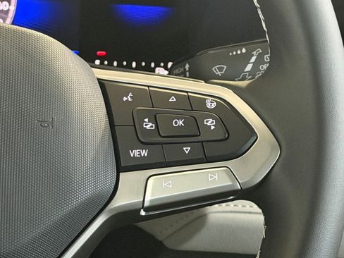 New 2026 Volkswagen Taos SE FWD image 24