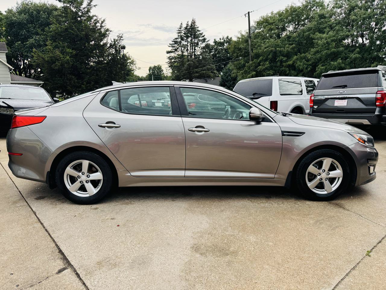 Used 2015 Kia Optima LX FWD image 2