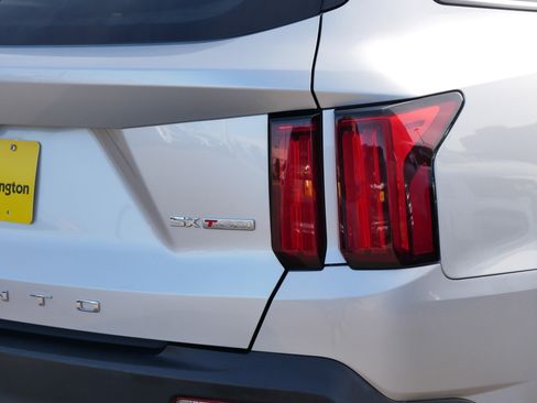 Certified 2021 Kia Sorento SX Prestige image 17