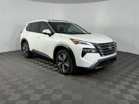 Used 2024 Nissan Rogue SL w/ SL Premium Package FWD image 5