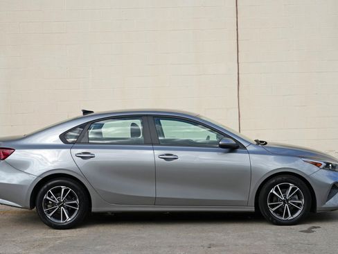 Used 2022 Kia Forte LXS FWD image 44