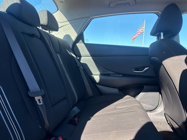 Used 2025 Hyundai Elantra SEL FWD image 35