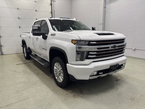 Used 2022 Chevrolet Silverado 3500 High Country w/ Z71 Off-Road Package image 2
