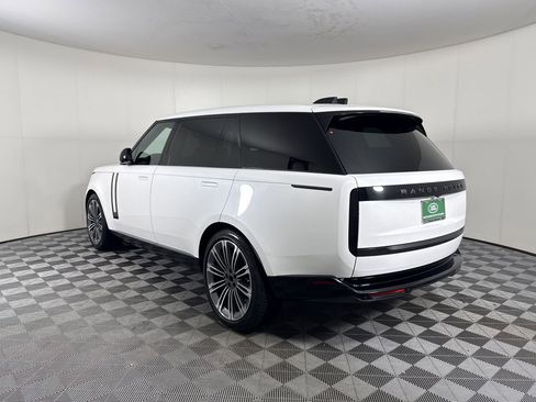 Used 2024 Land Rover Range Rover Long Wheelbase SE AWD/4WD image 3