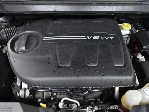 Used 2021 Jeep Cherokee Latitude Lux 80th Anniv w/ Quick Order Package 26U 80TH image 10