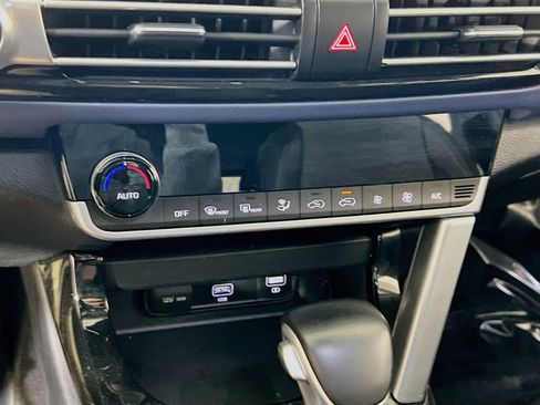 Used 2022 Kia Seltos S FWD image 16