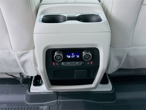 New 2026 Buick Enclave Avenir image 27