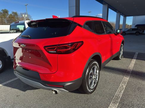 Used 2024 Chevrolet Blazer LT w/ Convenience Package image 4