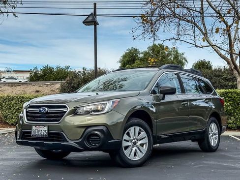 Used 2018 Subaru Outback 2.5i image 2