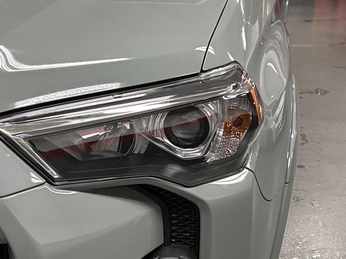 Used 2023 Toyota 4Runner TRD Off-Road Premium w/ Moonroof Package AWD/4WD image 6