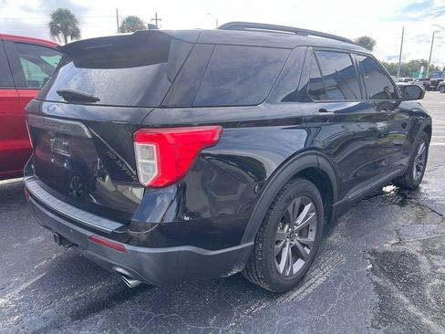Used 2021 Ford Explorer XLT w/ Equipment Group 202A RWD image 4