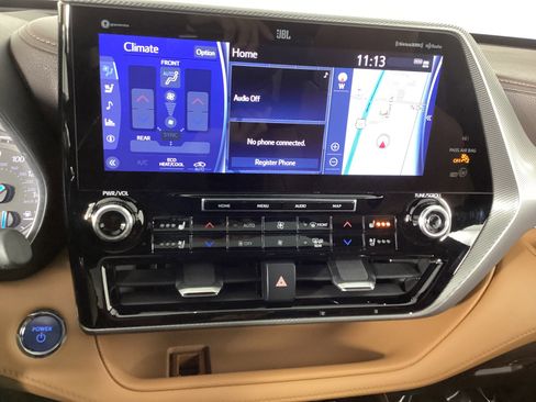 Used 2022 Toyota Highlander Platinum image 18