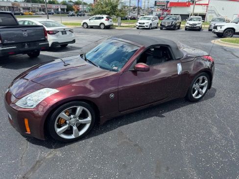Used 2006 Nissan 350Z Grand Touring RWD image 24