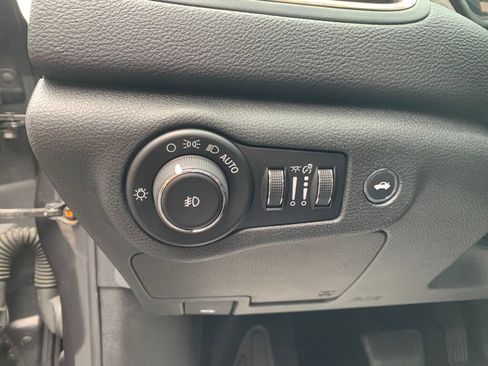 Used 2015 Chrysler 200 C w/ Navigation & Sound Group I FWD image 14