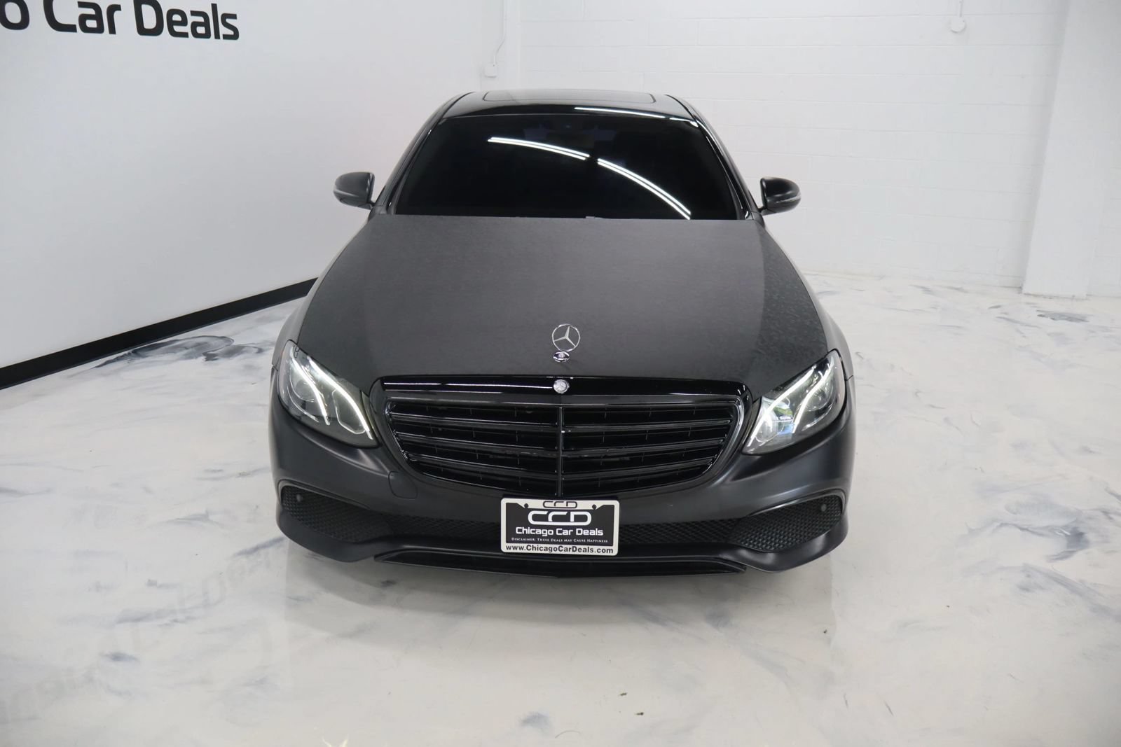 Used 2017 Mercedes-Benz E 300 4MATIC image 2