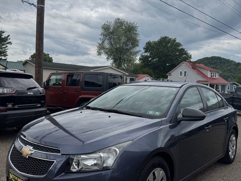 Used 2014 Chevrolet Cruze LS FWD image 1