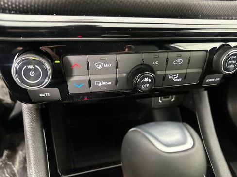 New 2026 Jeep Compass Latitude image 32