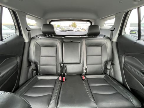 Used 2024 GMC Terrain SLT image 5