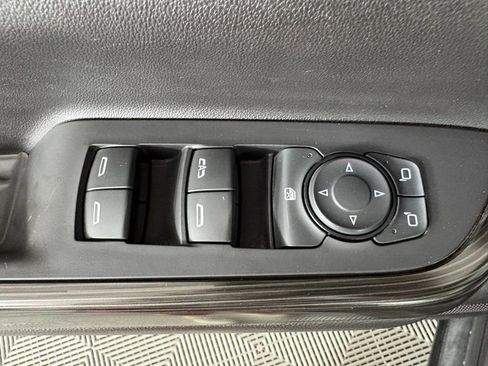 Used 2019 GMC Acadia SLT FWD image 18
