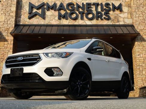 Used 2017 Ford Escape Titanium image 1