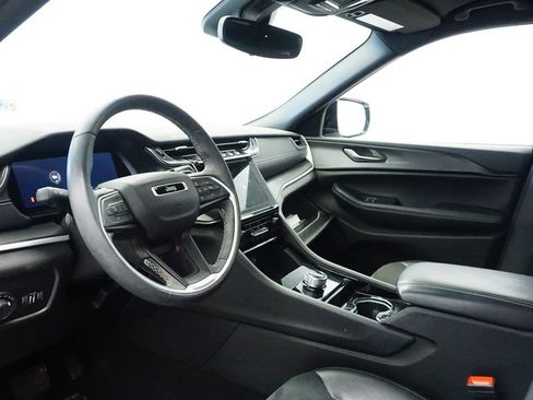 Used 2023 Jeep Grand Cherokee L Laredo image 20