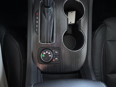 Used 2018 GMC Acadia SLT image 19