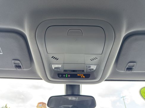 Used 2020 GMC Acadia SLE w/ Driver Convenience Package image 18