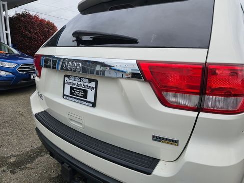 Used 2012 Jeep Grand Cherokee Laredo w/ Laredo E Group image 17