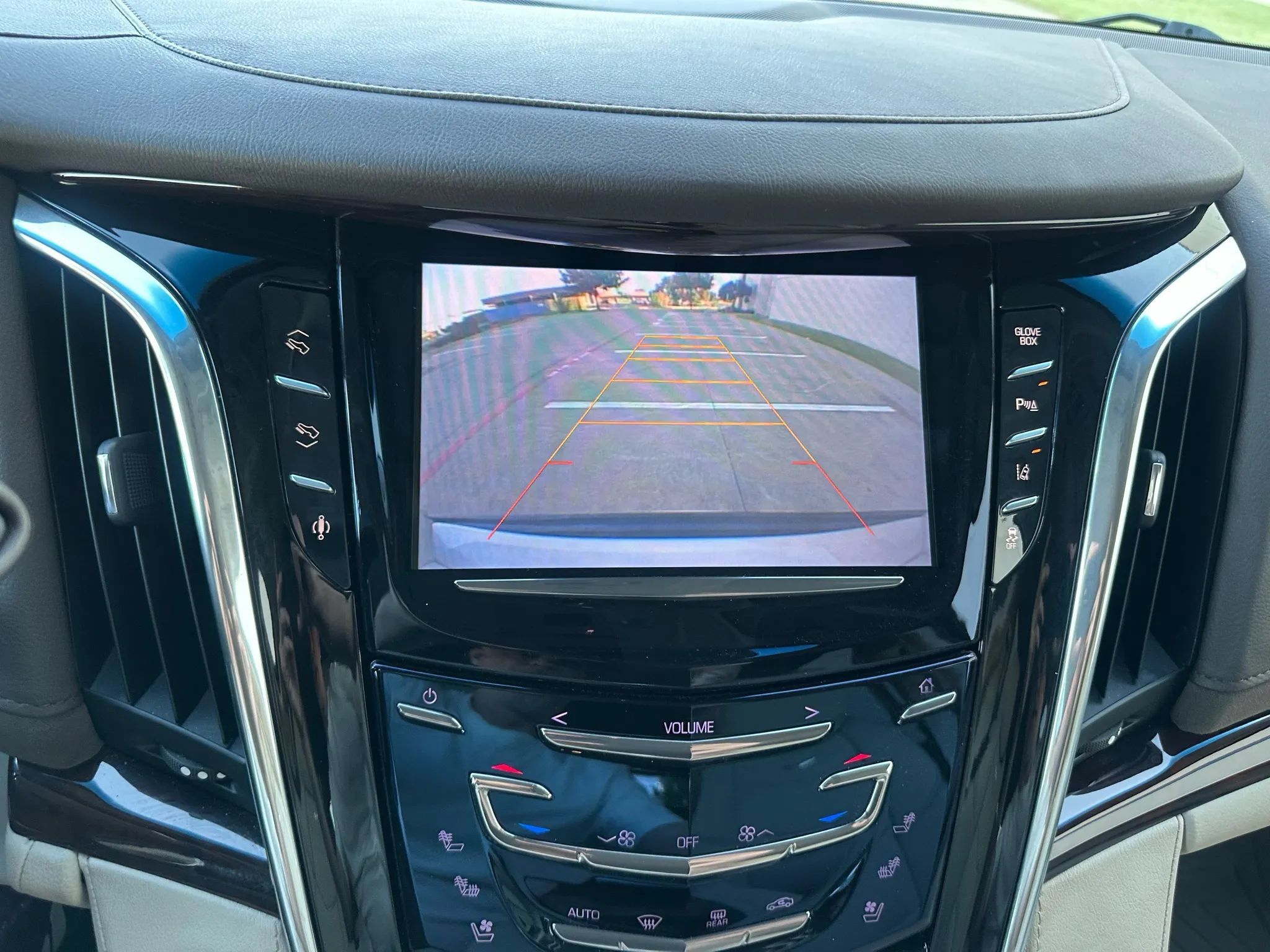 Used 2015 Cadillac Escalade Luxury AWD/4WD image 43
