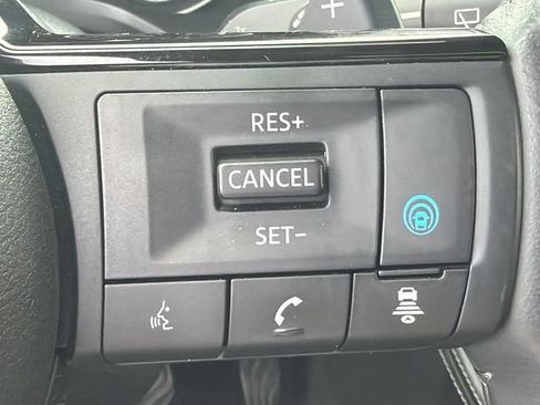 Used 2023 Nissan Rogue SL AWD/4WD image 26