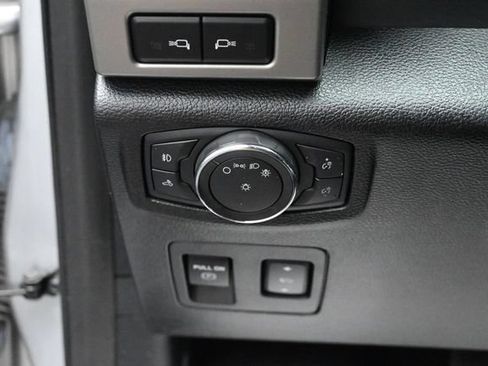 Used 2018 Ford F150 Lariat w/ Equipment Group 502A Luxury AWD/4WD image 11