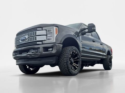 Used 2019 Ford F250 Platinum w/ Platinum Ultimate Package image 26